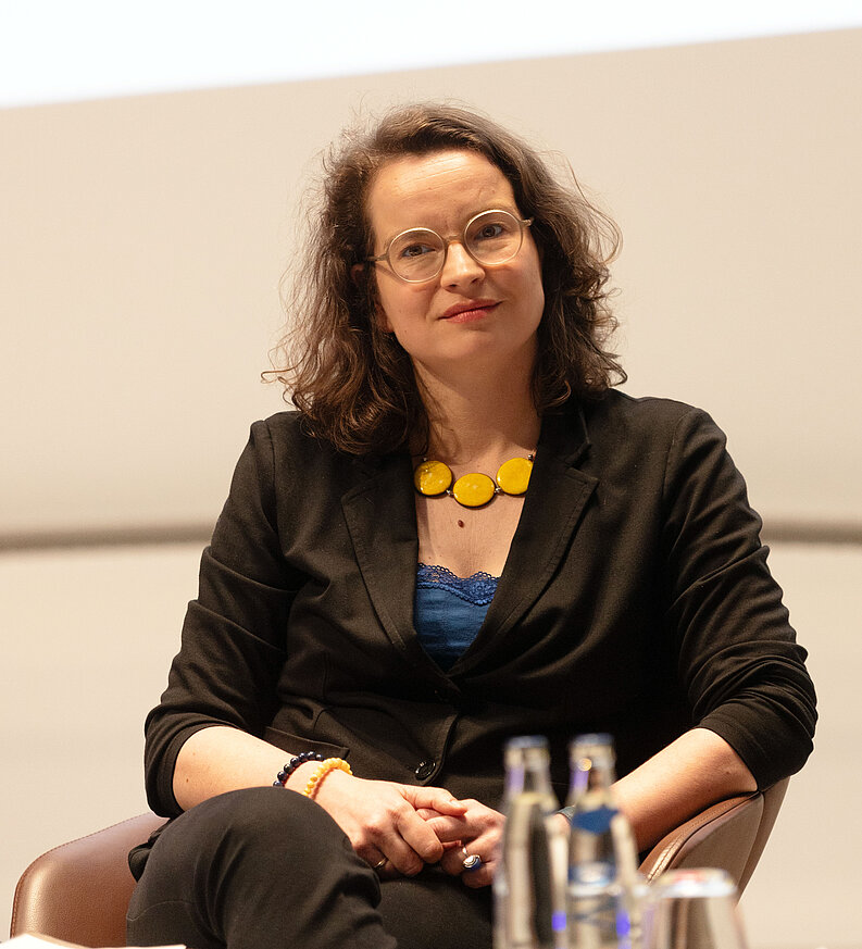 Franziska Davies, Wikipedia