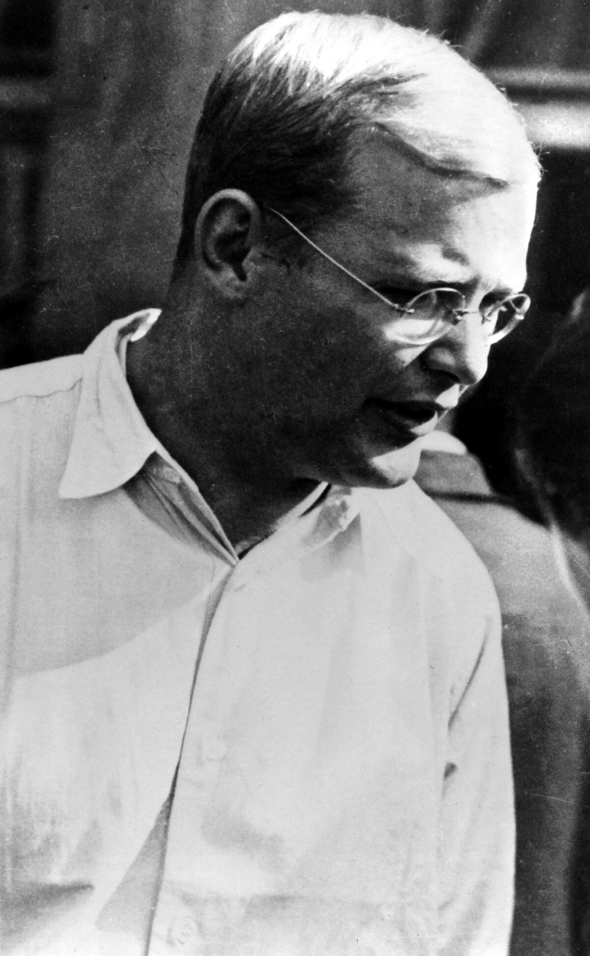 VERANSTALTUNG FÄLLT AUS! Stationen auf dem Weg zur Freiheit. Zum 75. Todestag von Dietrich VERANSTALTUNG FÄLLT AUS! Stationen auf dem Weg zur Freiheit. Zum 75. Todestag von Dietrich